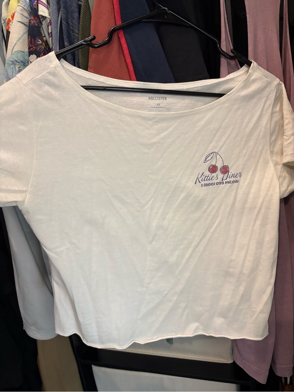 Hollister Women's White 'Kittie's Diner' off shoulder Graphic Tee